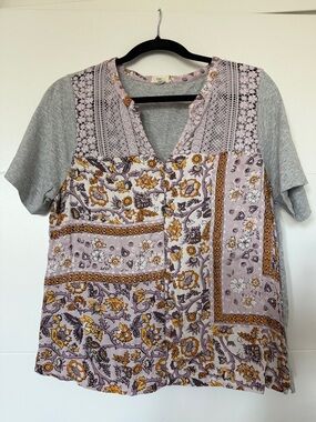 Lavender Patchwork Floral V-Neck Short Sleeve Tee